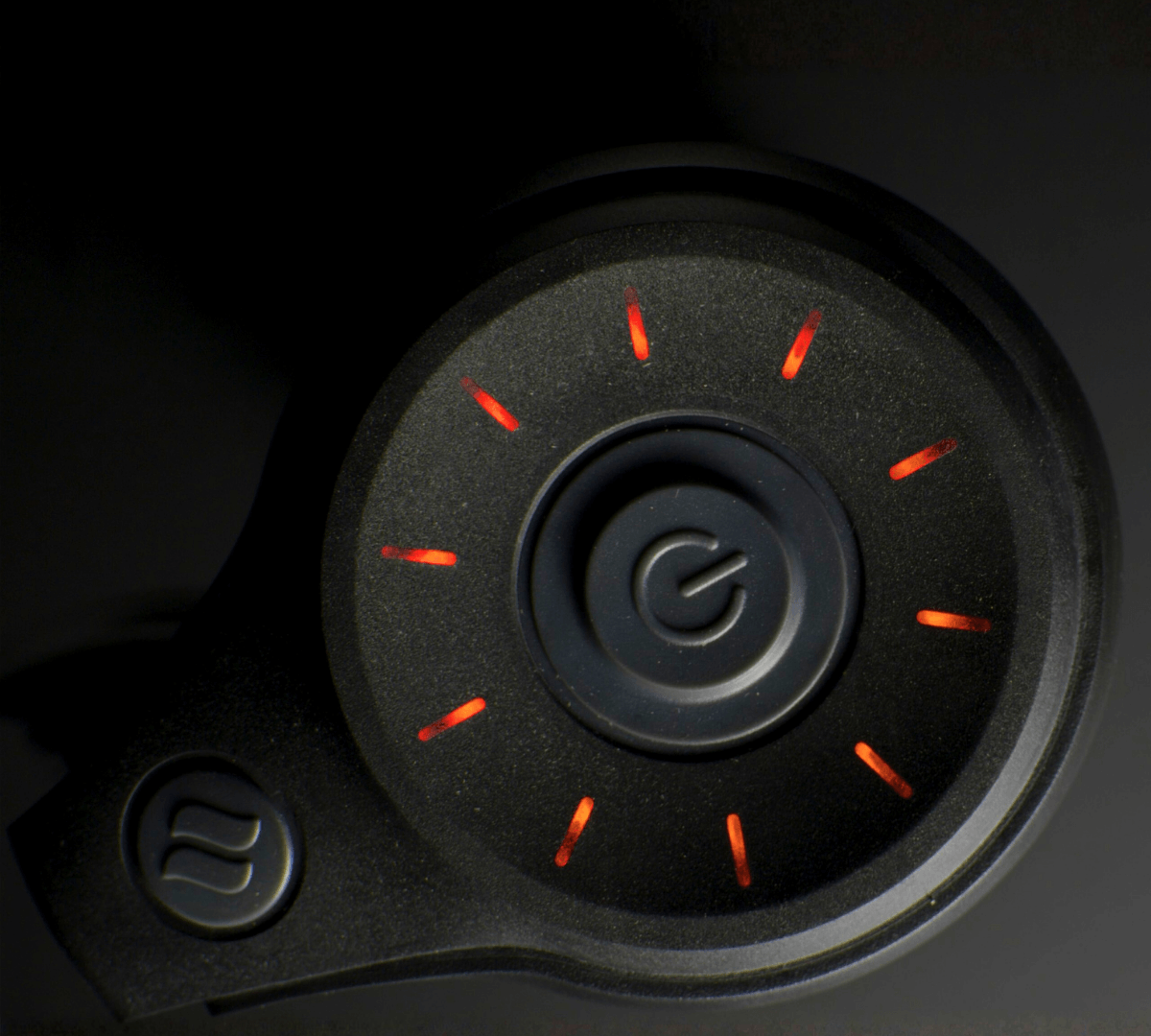 Why Barbers Are Obsessed with the OneBlade LTHR (And How to Use It at Home)