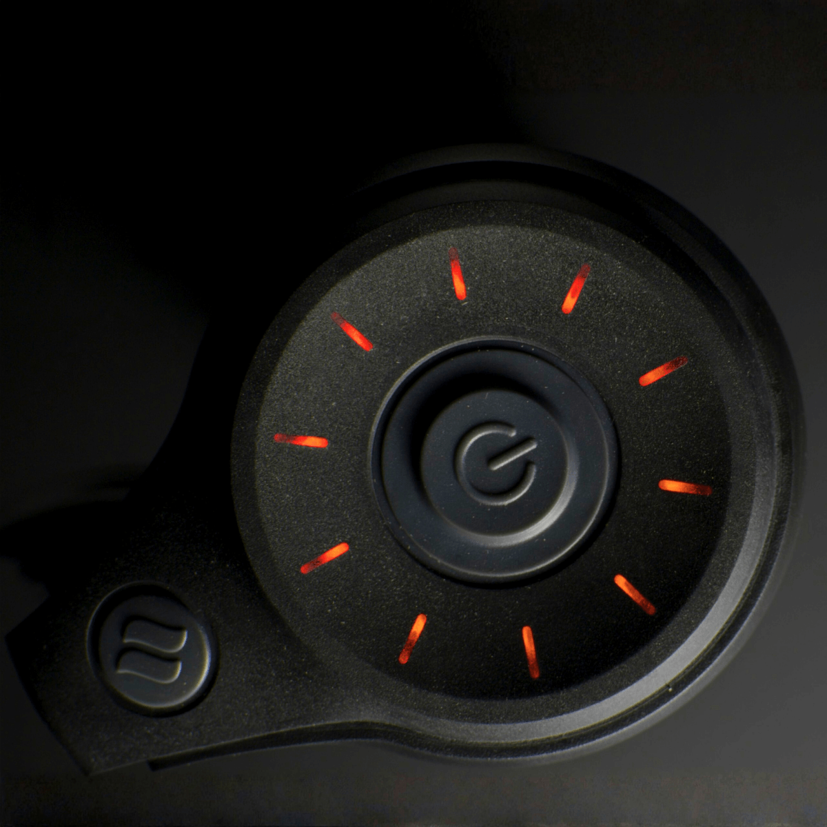 Why Barbers Are Obsessed with the OneBlade LTHR (And How to Use It at Home)