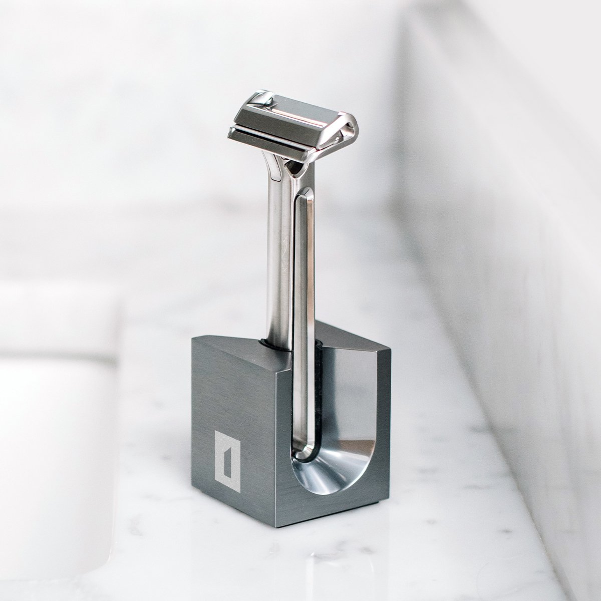 Pale Blue Razor Stand Premium Razor & Shaving Brush Stands | OneBlade